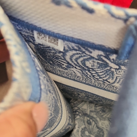 Dior Navy Floral Tote Bag GWP - Picture 4 of 8